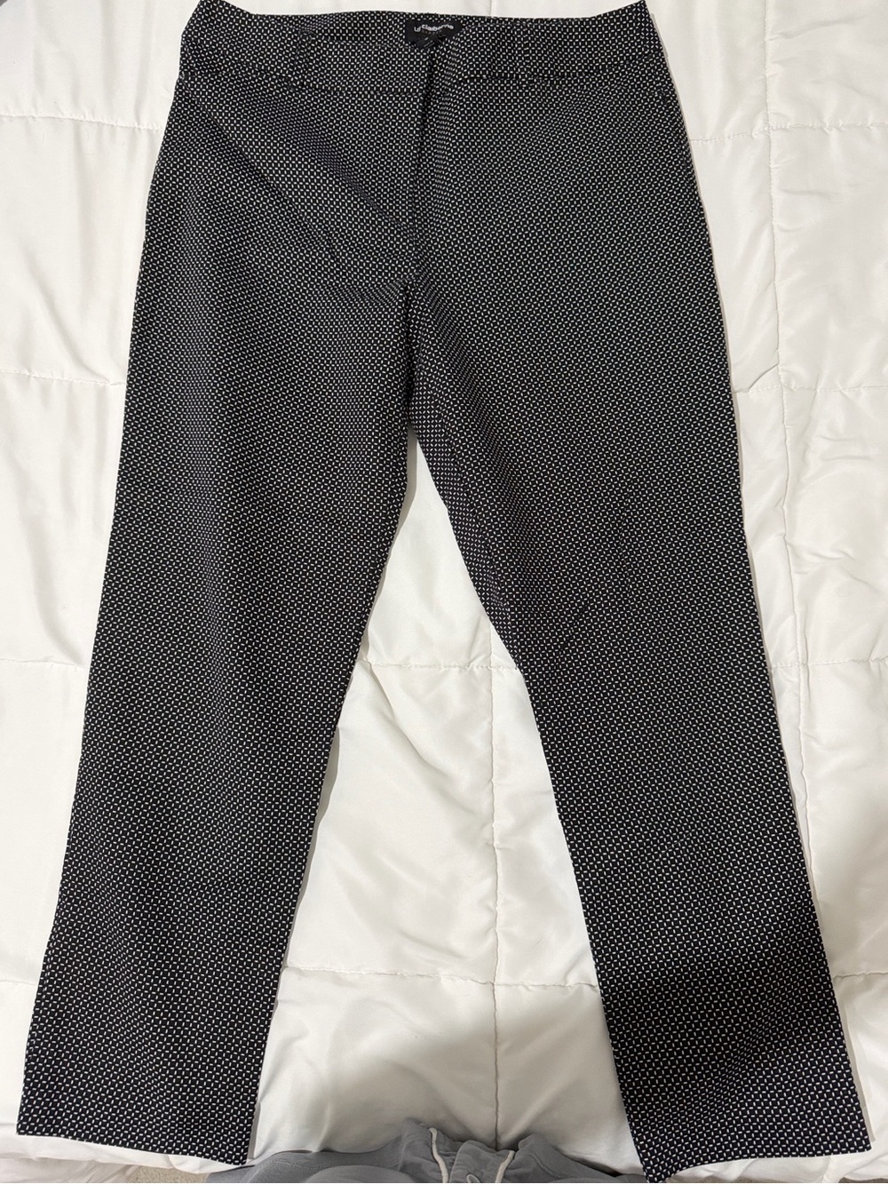 NWOT Liz Claiborne Black & White Geometric Emma Classic Pant